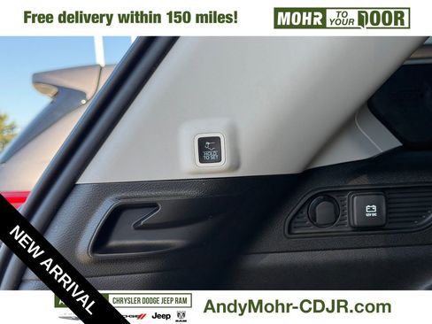 Used 2024 Jeep Grand Cherokee Limited w/ Luxury Tech Group II image 32