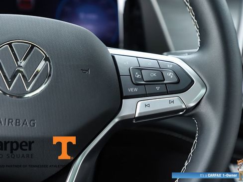 Used 2025 Volkswagen Atlas Cross Sport SE w/ Panoramic Sunroof Package image 22