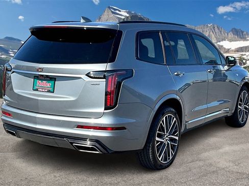 Used 2024 Cadillac XT6 Sport image 2