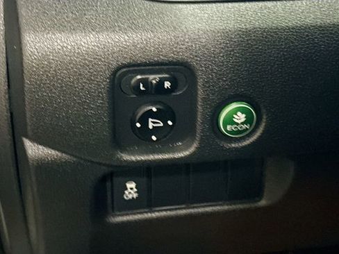 Used 2017 Honda Pilot EX image 11