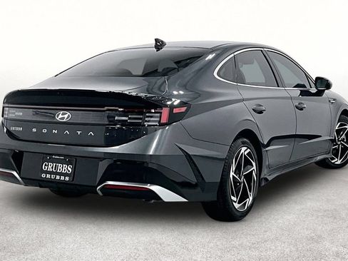 Used 2026 Hyundai Sonata SEL FWD image 2