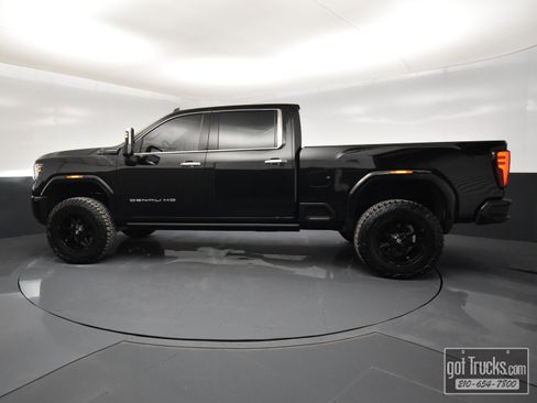 Used 2024 GMC Sierra 2500 Denali Ultimate image 3
