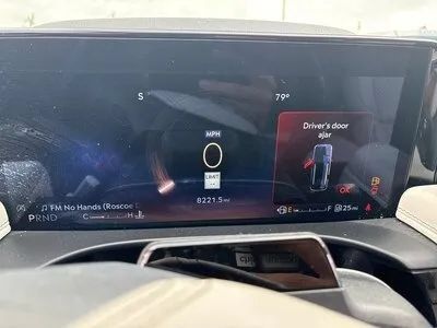 Used 2025 Lincoln Aviator Reserve w/ Luxury Package RWD image 6