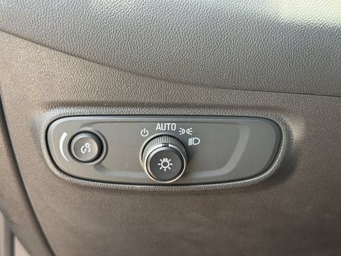 Used 2023 Chevrolet Equinox LT FWD image 20