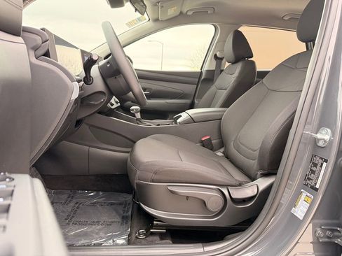 Used 2025 Hyundai Tucson SE image 24