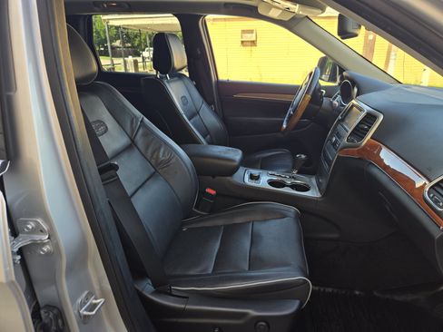 Used 2011 Jeep Grand Cherokee Overland AWD/4WD image 9
