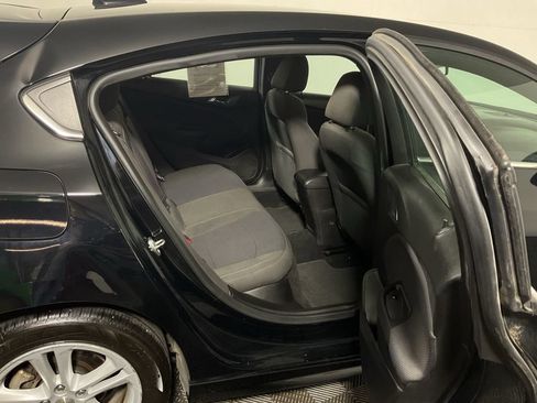 Used 2017 Chevrolet Cruze LT w/ Convenience Package FWD image 29
