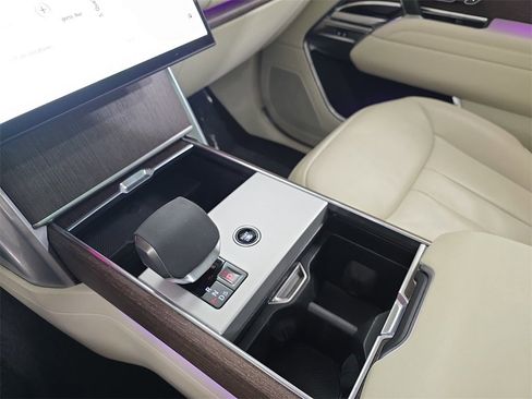 Used 2024 Land Rover Range Rover SE image 27