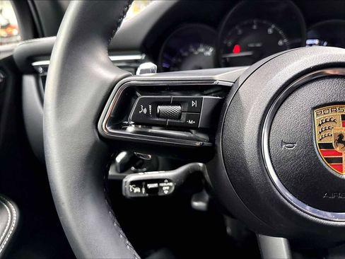Used 2025 Porsche Macan AWD/4WD image 21