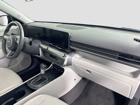 Certified 2025 Hyundai Kona SEL image 30