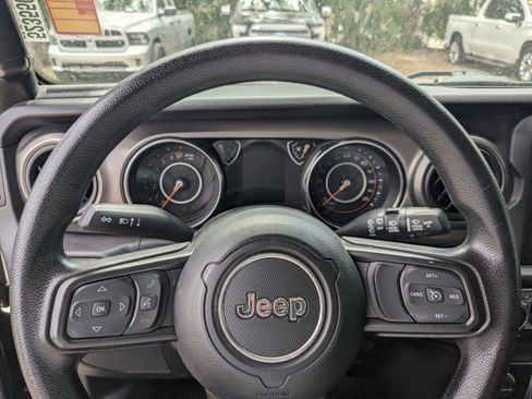 Used 2022 Jeep Wrangler Unlimited Sport AWD/4WD image 23