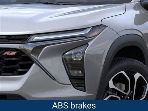New 2026 Chevrolet Trax RS image 11