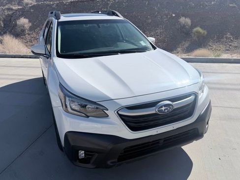 Used 2022 Subaru Outback Premium image 3