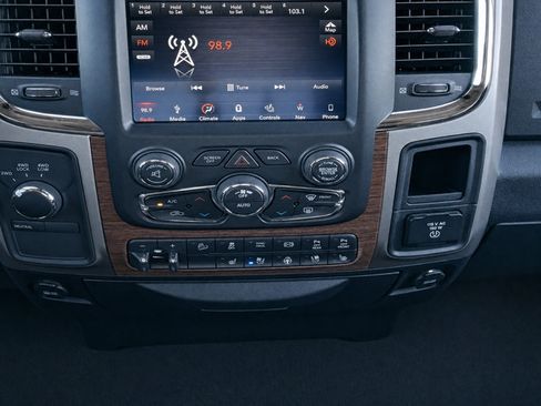 Used 2018 RAM 2500 Laramie w/ Off Road Package AWD/4WD image 11
