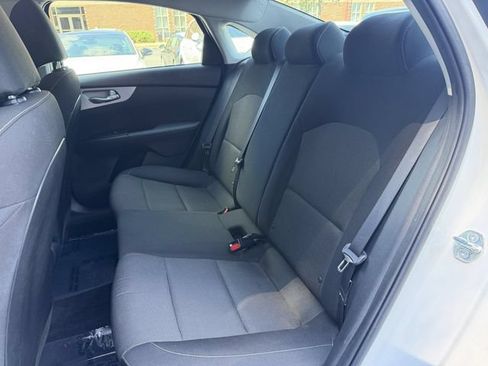 Certified 2024 Kia Forte LXS w/ LXS Technology Package FWD image 30