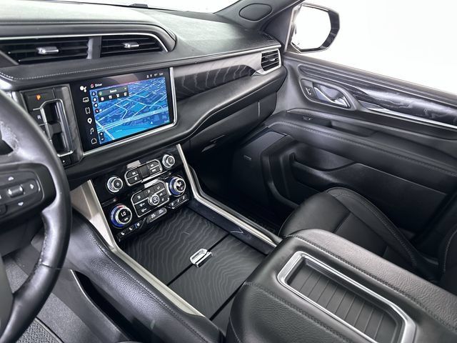 Used 2024 GMC Yukon XL Denali w/ Advanced Technology Package AWD/4WD image 36