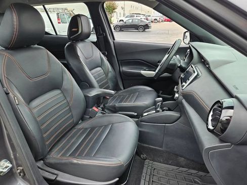 Used 2019 Nissan Kicks SR w/ SR Premium Package FWD image 20