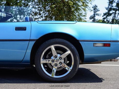 Used 1988 Chevrolet Corvette Convertible RWD image 5