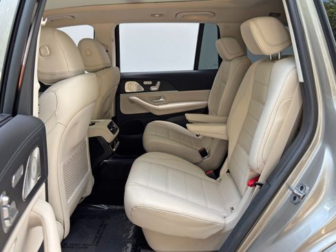 Used 2023 Mercedes-Benz GLS 450 4MATIC image 51