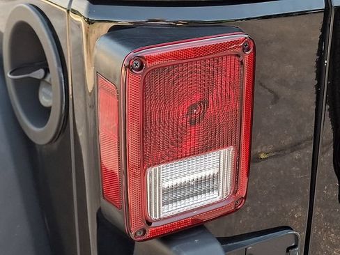 Used 2017 Jeep Wrangler Unlimited Sport AWD/4WD image 11