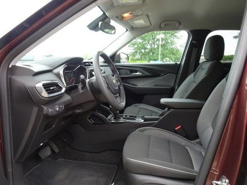 Used 2023 Chevrolet TrailBlazer LT w/ Convenience Package AWD/4WD image 8