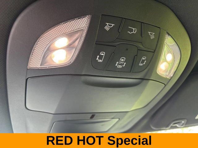 Used 2023 Chrysler Pacifica Touring FWD image 26