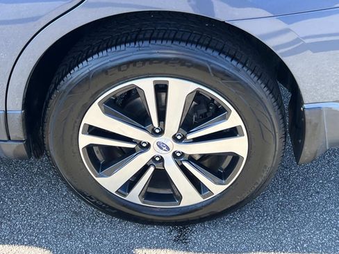 Used 2018 Subaru Outback 2.5i Limited image 19