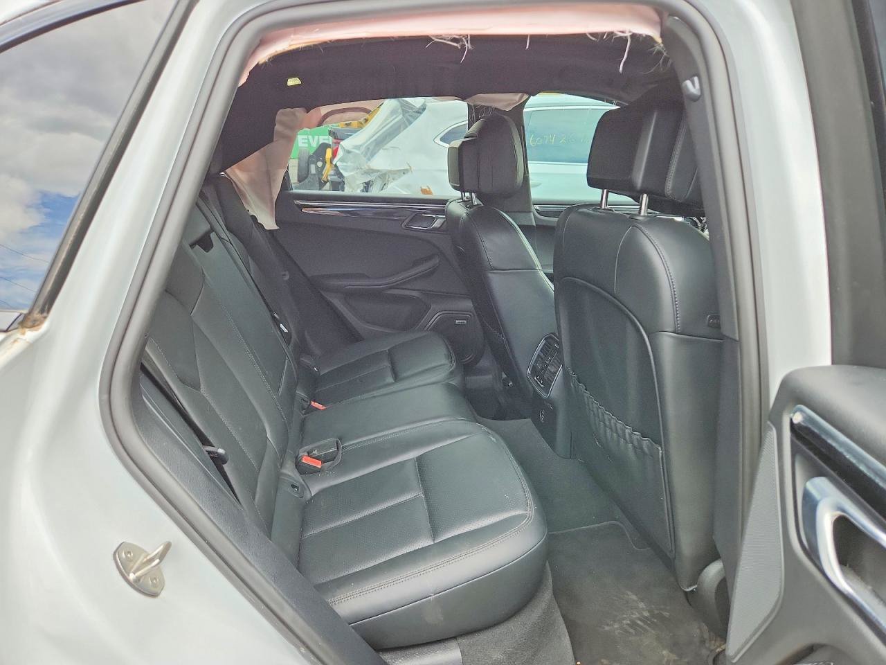 Used 2022 Porsche Macan AWD/4WD image 9
