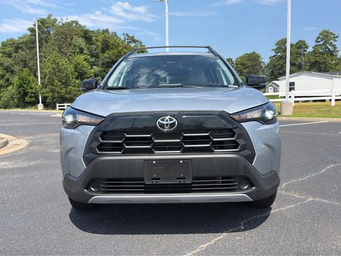 Used 2026 Toyota Corolla Cross LE FWD image 2