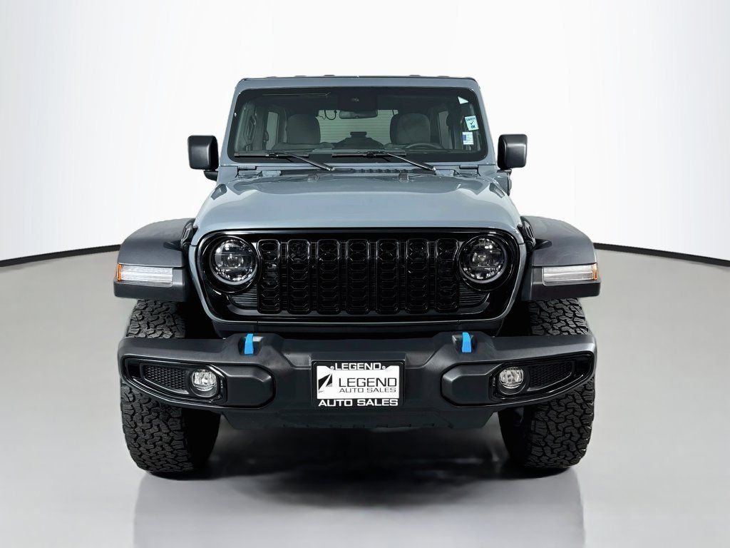 Used 2024 Jeep Wrangler Unlimited AWD/4WD image 2