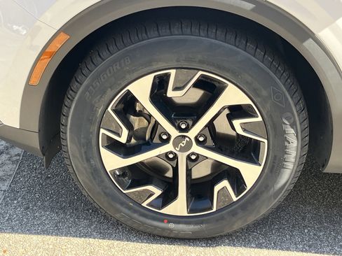 Certified 2023 Kia Sportage EX image 28