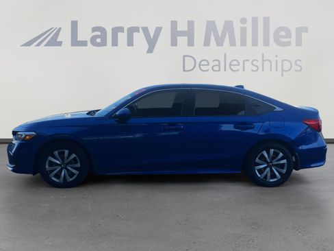 Used 2022 Honda Civic LX image 2