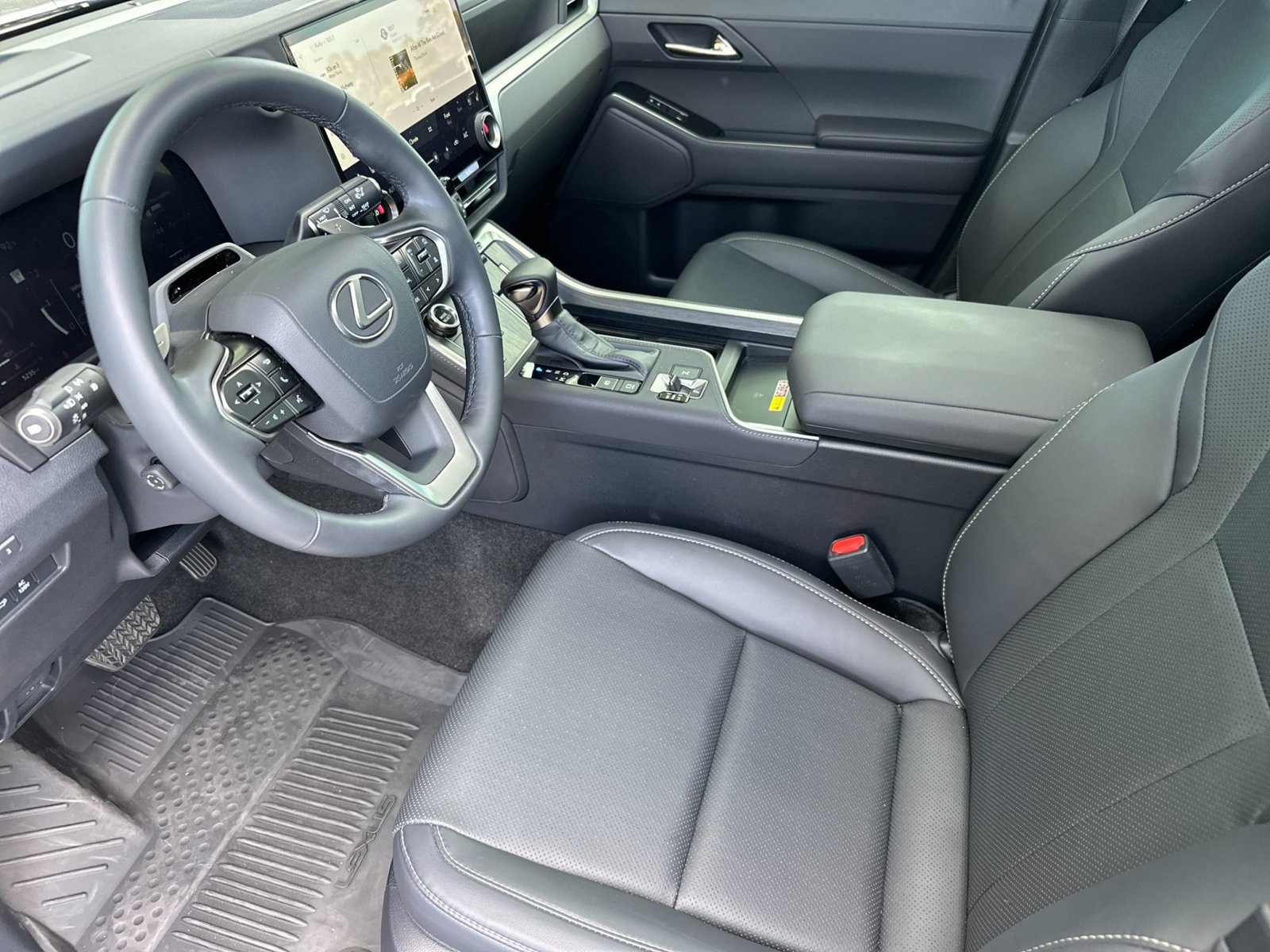 Used 2025 Lexus GX 550 w/ Cold Area Package AWD/4WD image 10
