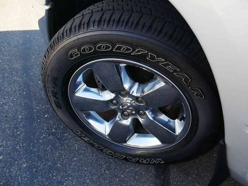 Used 2019 RAM 1500 Big Horn AWD/4WD image 14