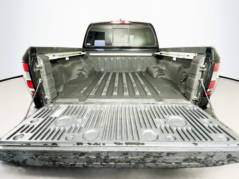 Used 2022 Nissan Frontier SV image 27