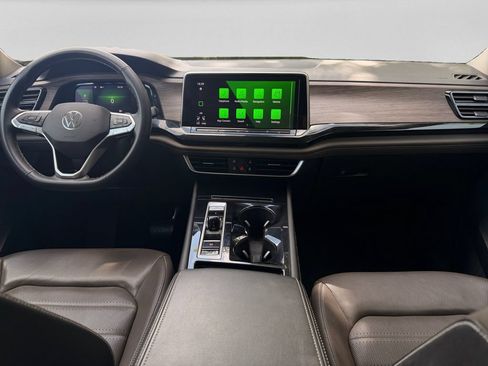Used 2025 Volkswagen Atlas SEL AWD/4WD image 15