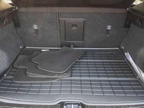 New 2026 Volvo XC40 B4 Plus w/ Climate Package image 25