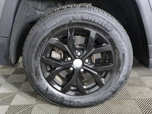 Used 2023 Jeep Grand Cherokee L Limited w/ Luxury Tech Group II image 27