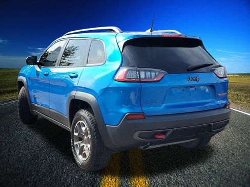 Used 2020 Jeep Cherokee Trailhawk w/ Cold Weather Group AWD/4WD image 2