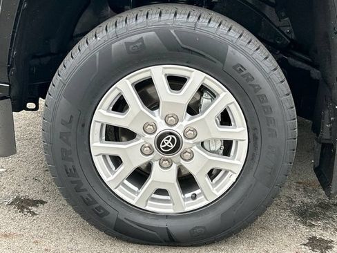 Certified 2025 Toyota Tacoma SR5 AWD/4WD image 13