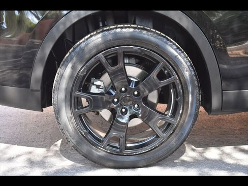 Used 2018 Maserati Levante AWD/4WD image 38