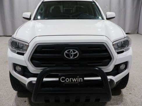Used 2017 Toyota Tacoma SR5 image 8