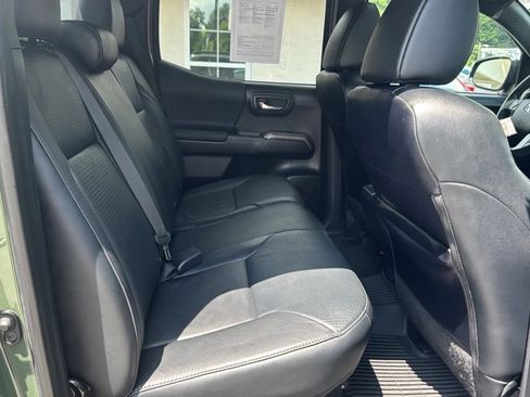 Used 2021 Toyota Tacoma TRD Off-Road w/ TRD Premium Off Road Package AWD/4WD image 27