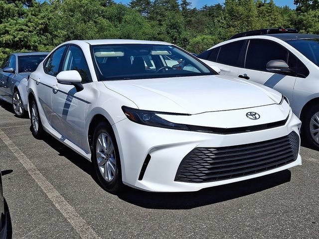 Used 2025 Toyota Camry LE FWD image 3