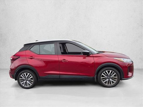 Used 2024 Nissan Kicks SV FWD image 5