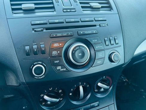 Used 2012 MAZDA MAZDA3 i Touring image 32