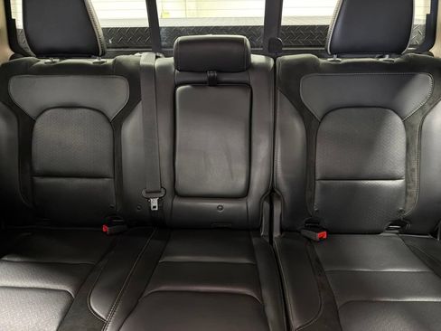 Used 2019 RAM 1500 Laramie AWD/4WD image 14