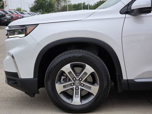 Used 2025 Honda Pilot EX-L image 6