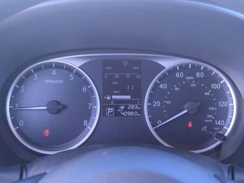 Used 2022 Nissan Kicks S image 22