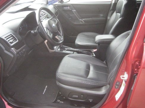 Used 2018 Subaru Forester 2.5i Touring AWD/4WD image 14
